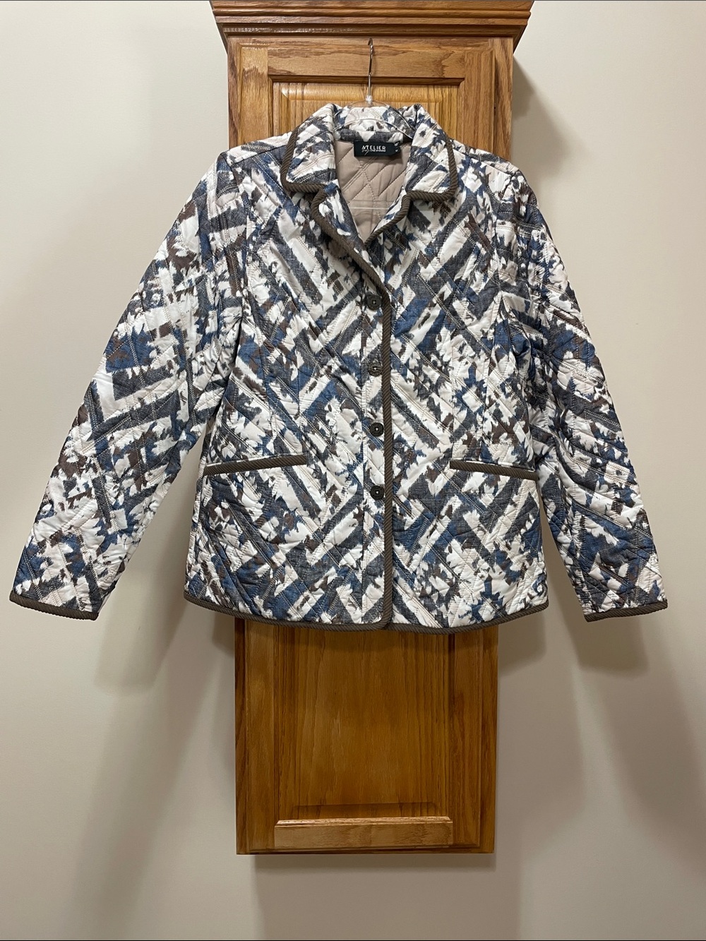 Atelier Quilted Woman’s Jacket in White, Blue & Brown Size Medium